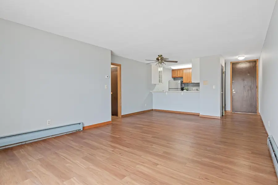 Address Withheld By Seller, Roseville, MN 55113 - #3