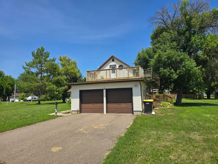 604 E Willow Avenue, Olivia, MN 56277 - #2
