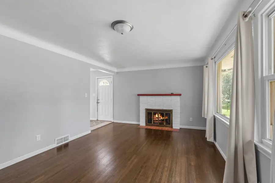 2168 Hawthorne Avenue E, Saint Paul, MN 55119 - #3