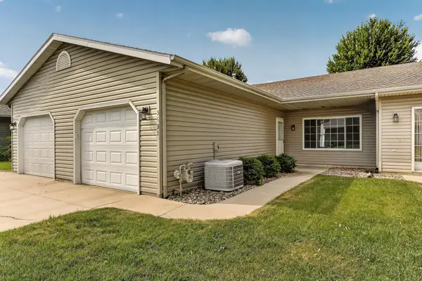 5631 White Oaks Lane Nw, Rochester, MN 55901