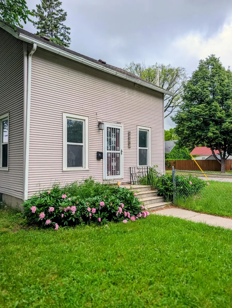 523 11th Street N, Moorhead, MN 56560 - #2