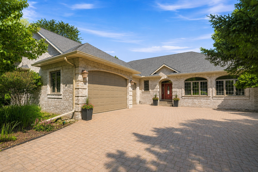 1084 Parkview Lane, Victoria, MN 55386 - #3