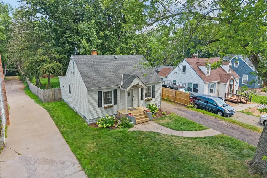 1752 Flandrau Street, Maplewood, MN 55109 - #2