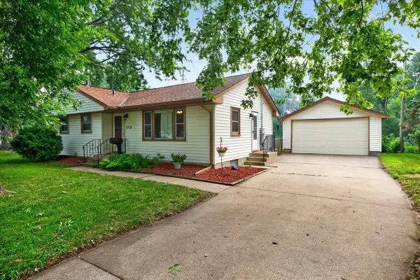 7112 Indiana Avenue N, Brooklyn Center, MN 55429
