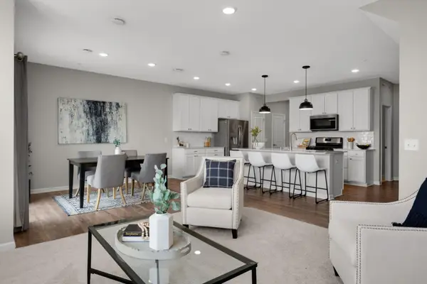 11321 Brookview Road, Woodbury, MN 55129