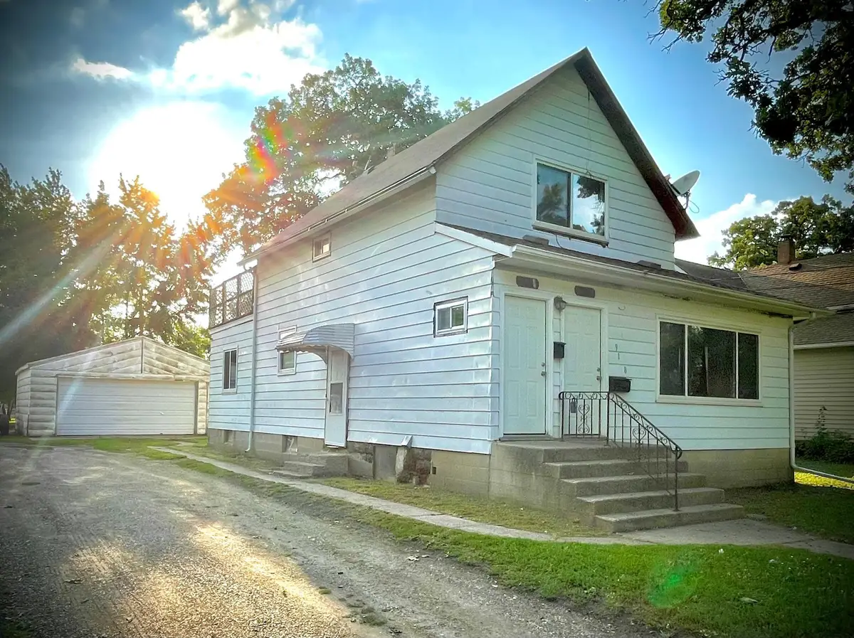918 Jefferson Avenue, Albert Lea, MN 56007 - #1