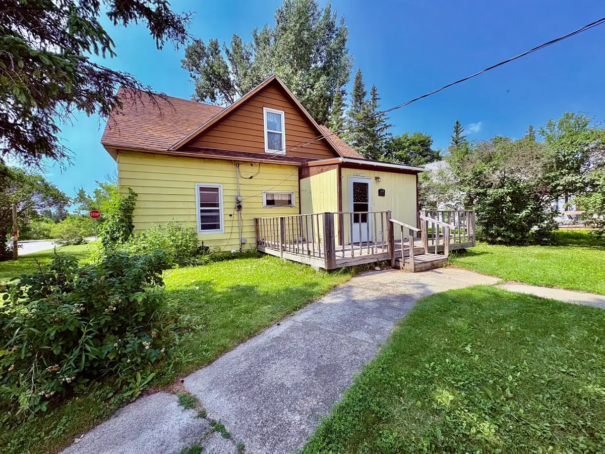 122 2nd Avenue Se, Baudette, MN 56623 - #1