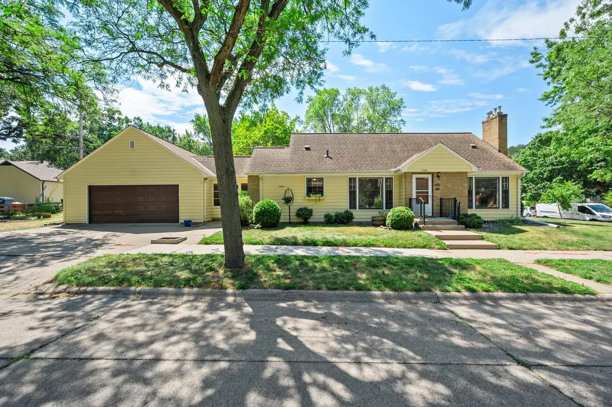 4366 Thomas Avenue N, Minneapolis, MN 55412 - #1