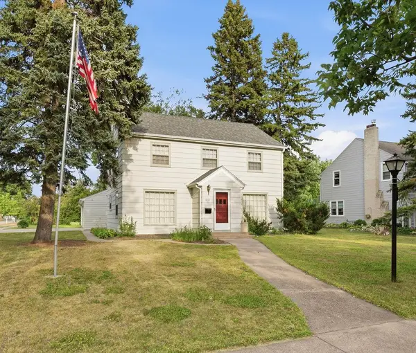 1002 10th Street S, Moorhead, MN 56560