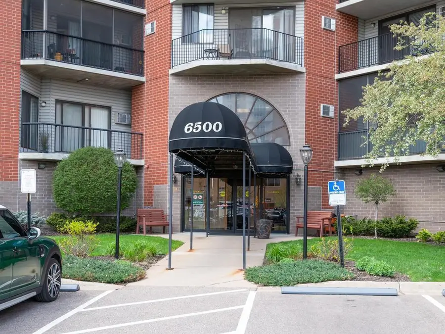 6500 Woodlake Drive #914, Richfield, MN 55423 - #2