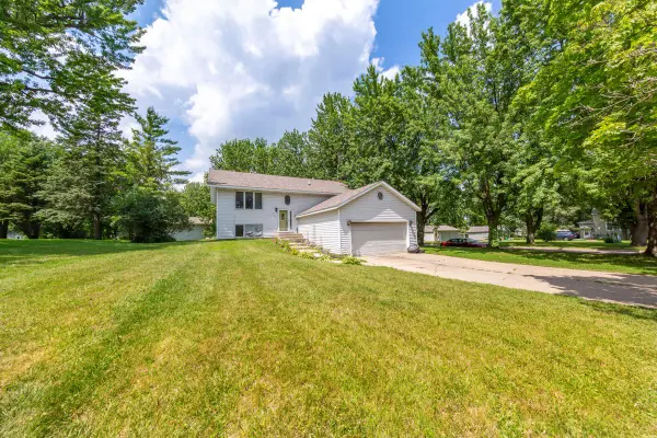 202 S Nicollet Street, Winthrop, MN 55396