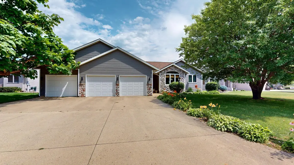 1906 Greenwood Drive, Albert Lea, MN 56007 - #1