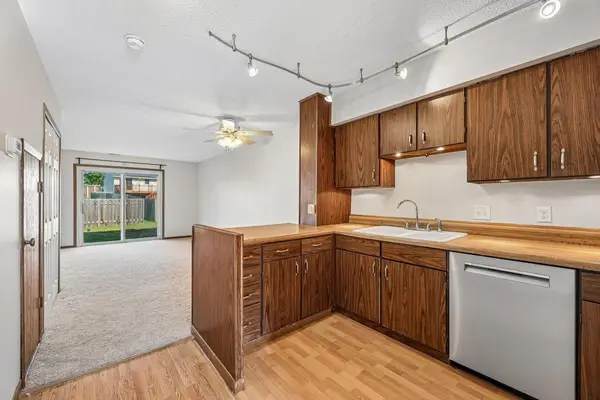 846 Woodgate Drive #213, Vadnais Heights, MN 55127
