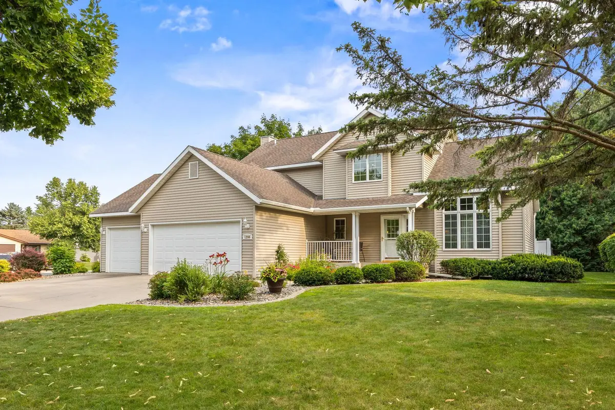 1200 7th Avenue Nw, Hutchinson, MN 55350 - #1