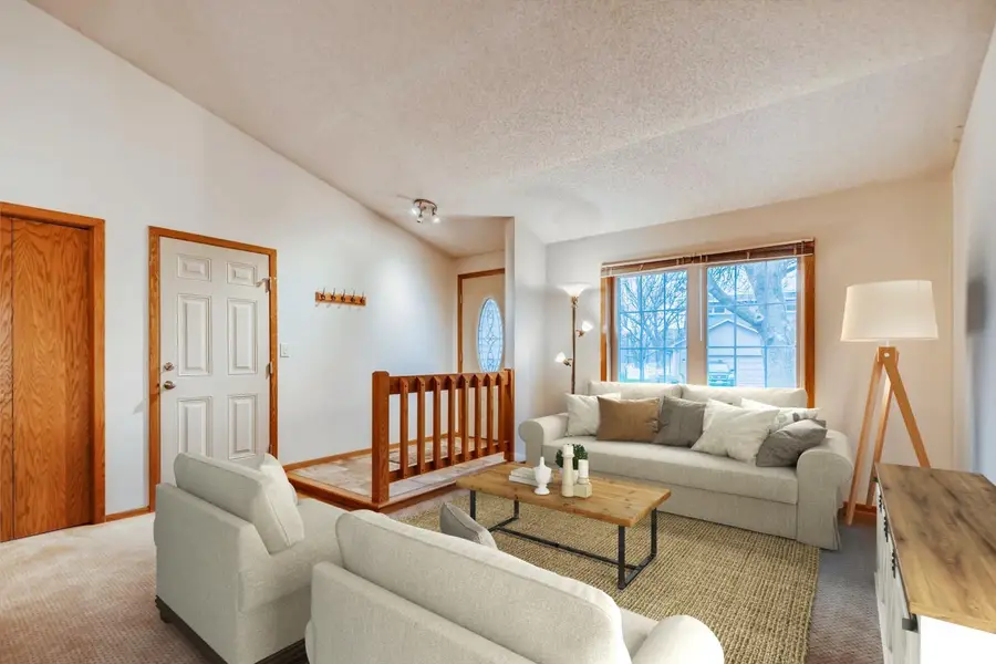 6512 Gray Fox Curve, Chanhassen, MN 55317 - #2