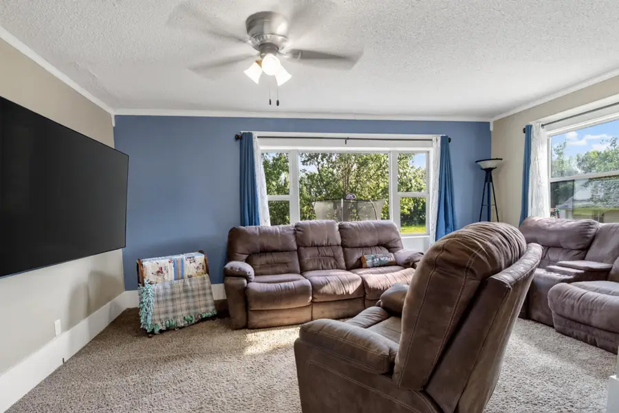 3792 Fryksande Nw, Evansville, MN 56326 - #3