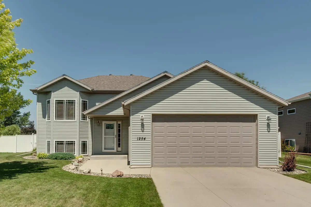 1254 39th Avenue S, Moorhead, MN 56560 - #1