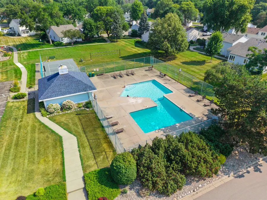 7232 Woodstock Curve, Bloomington, MN 55438 - #2