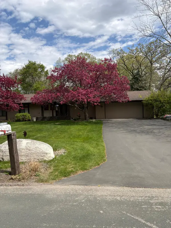 6591 Manchester Lane, Eden Prairie, MN 55346
