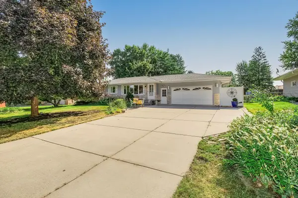 2842 Marion Street, Roseville, MN 55113