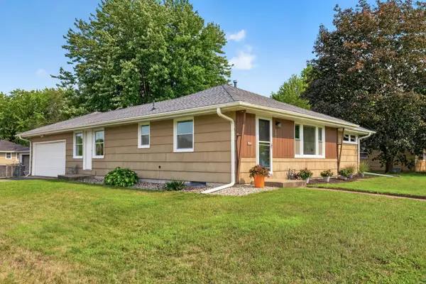 8817 Oakland Avenue S, Bloomington, MN 55420