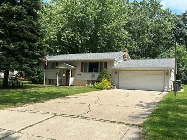 1065 Sherwood Street Se, Hutchinson, MN 55350