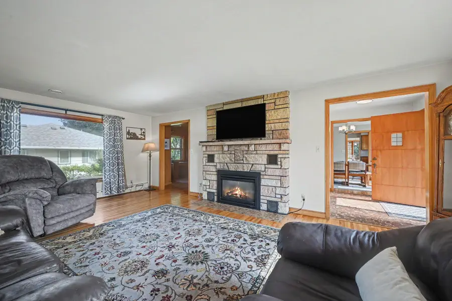 300 5th Street Ne, Montgomery, MN 56069 - #2