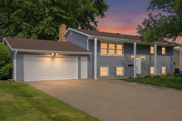938 Pierce Street S, Shakopee, MN 55379