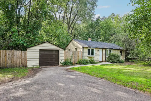 7712 Lakeview Lane Ne, Spring Lake Park, MN 55432