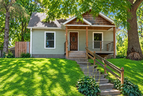 2592 13th Avenue E, North Saint Paul, MN 55109