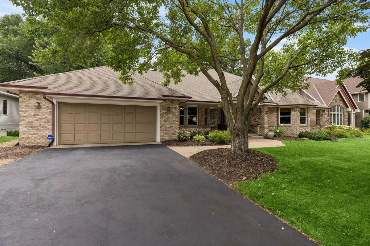 2488 Hillwood Drive E, Maplewood, MN 55119 - #1