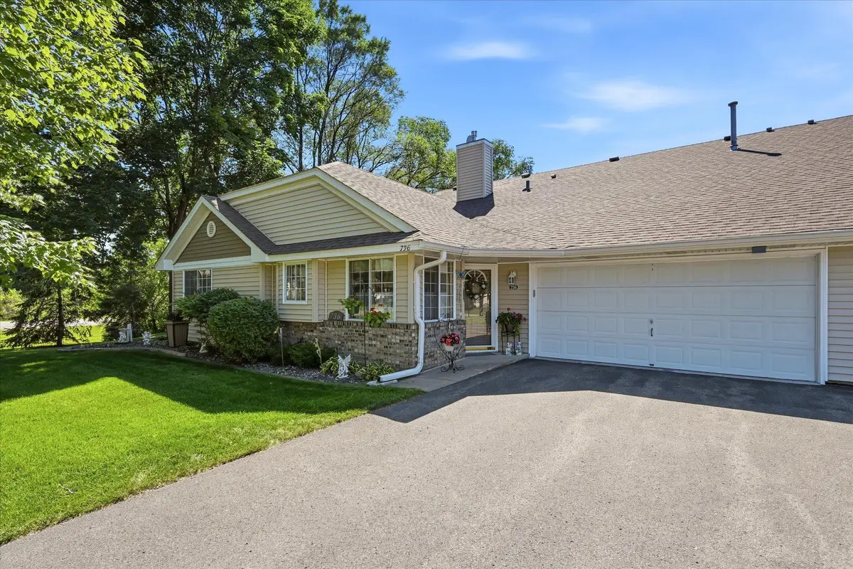 736 85th Lane Nw, Coon Rapids, MN 55433 - #1