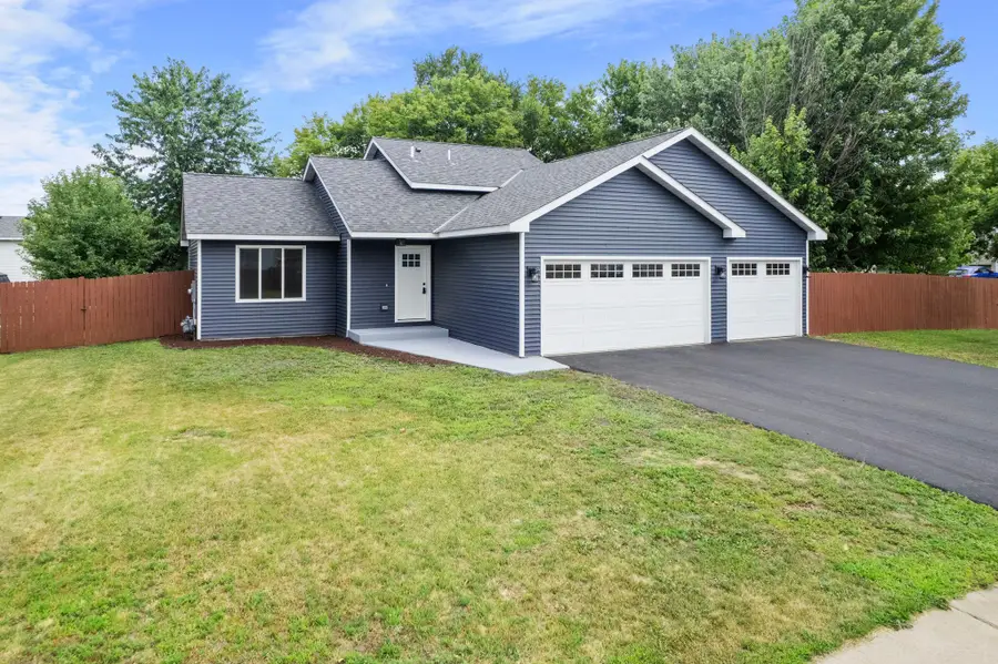 808 5th Avenue Sw, Isanti, MN 55040 - #2