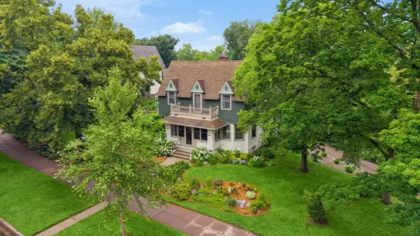 1818 Kenwood Parkway, Minneapolis, MN 55405