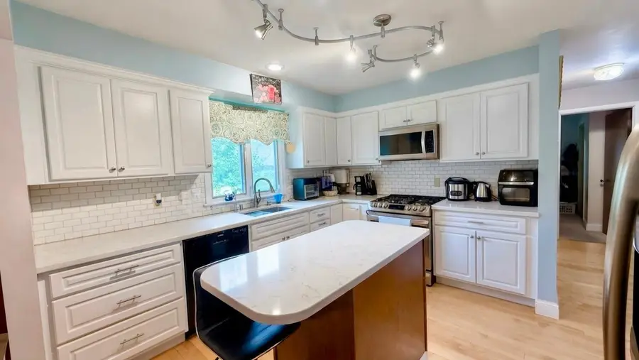 7740 47 1/2 Place N, New Hope, MN 55428 - #3