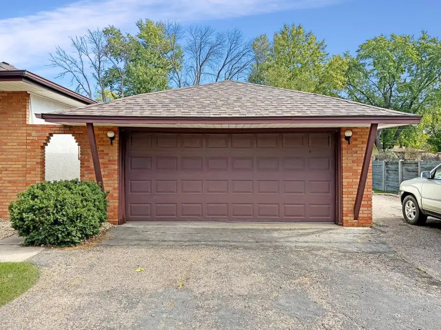 6516 Georgia Avenue N, Brooklyn Park, MN 55428 - #2