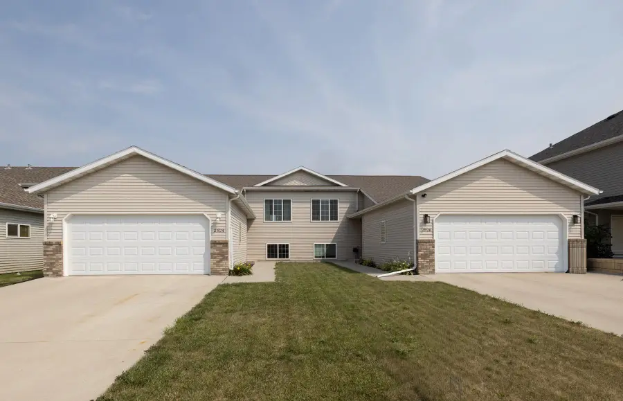 2524 31st Avenue S, Moorhead, MN 56560 - #2