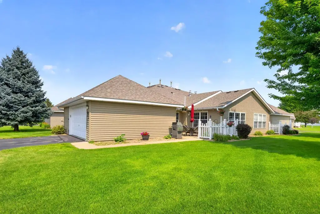 1906 Oak Tree Lane #B, Austin, MN 55912 - #1
