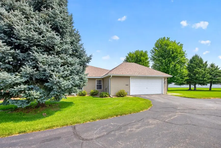 1906 Oak Tree Lane #B, Austin, MN 55912 - #2