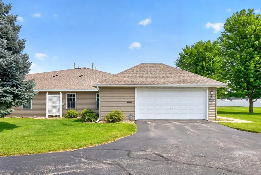 1906 Oak Tree Lane #B, Austin, MN 55912 - #3