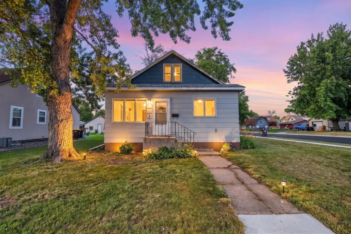 114 Pershing Avenue N, New Prague, MN 56071 - #1