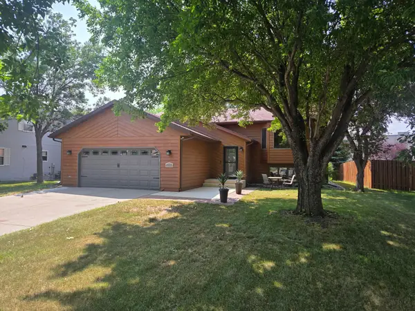 2522 34th Avenue S, Fargo, ND 58104