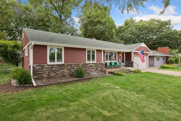 4725 School Road, Edina, MN 55424