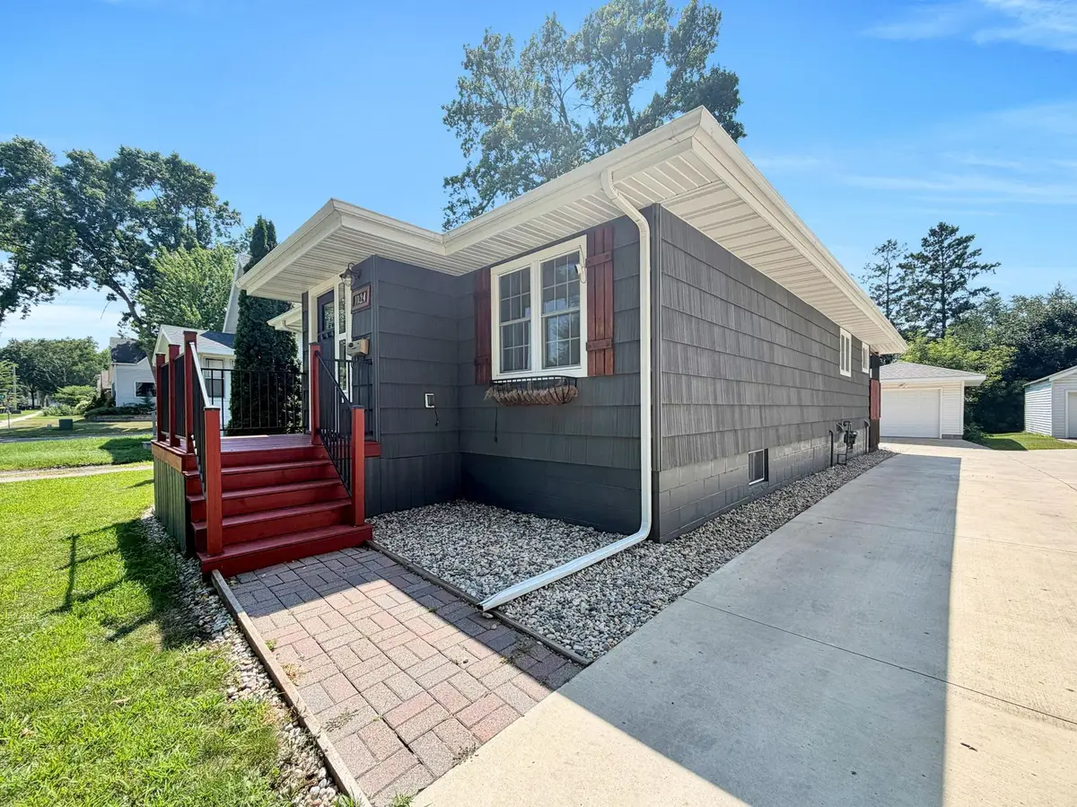 1024 5th Street Sw, Willmar, MN 56201 - #1