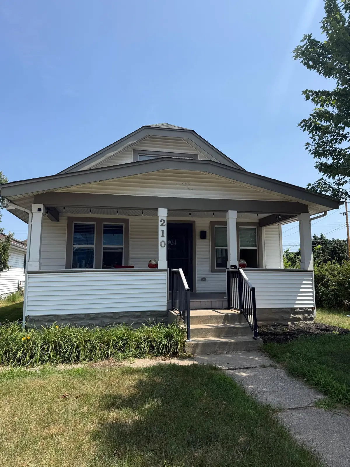 210 6th Avenue N, South Saint Paul, MN 55075 - #1