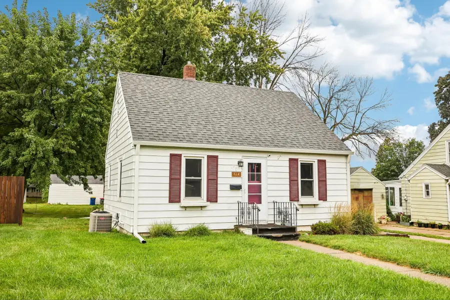 814 8th Avenue Sw, Faribault, MN 55021 - #2