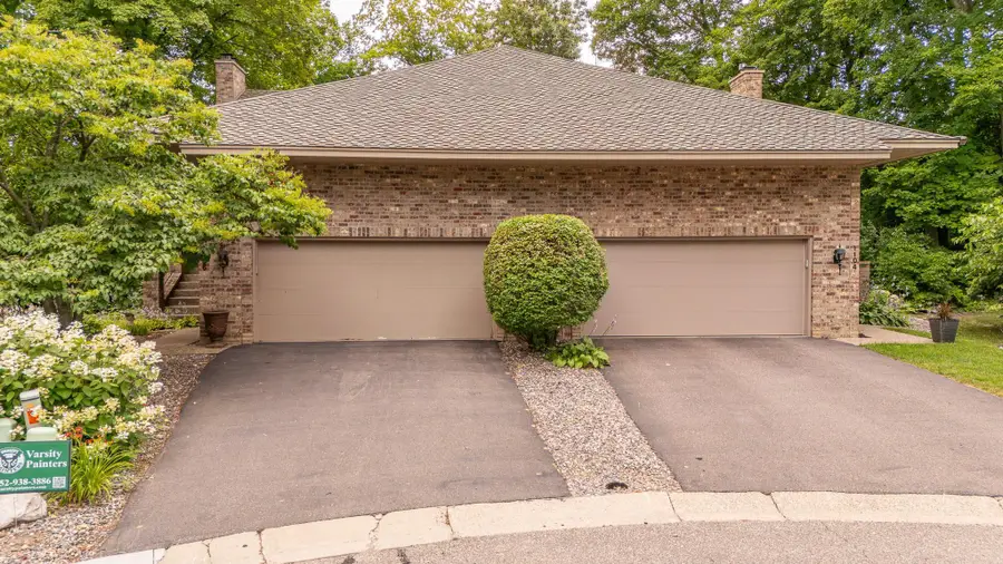 1106 Hollybrook Drive, Wayzata, MN 55391 - #3