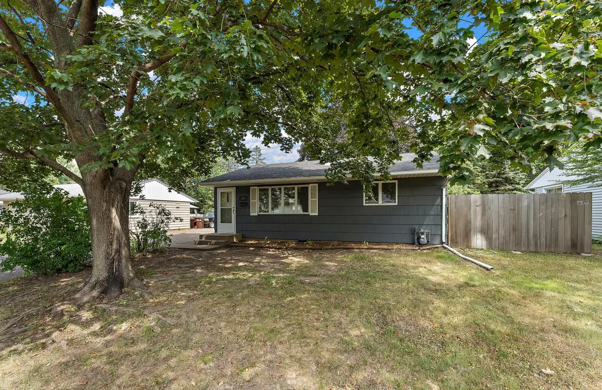738 22nd Avenue N, South Saint Paul, MN 55075 - #1