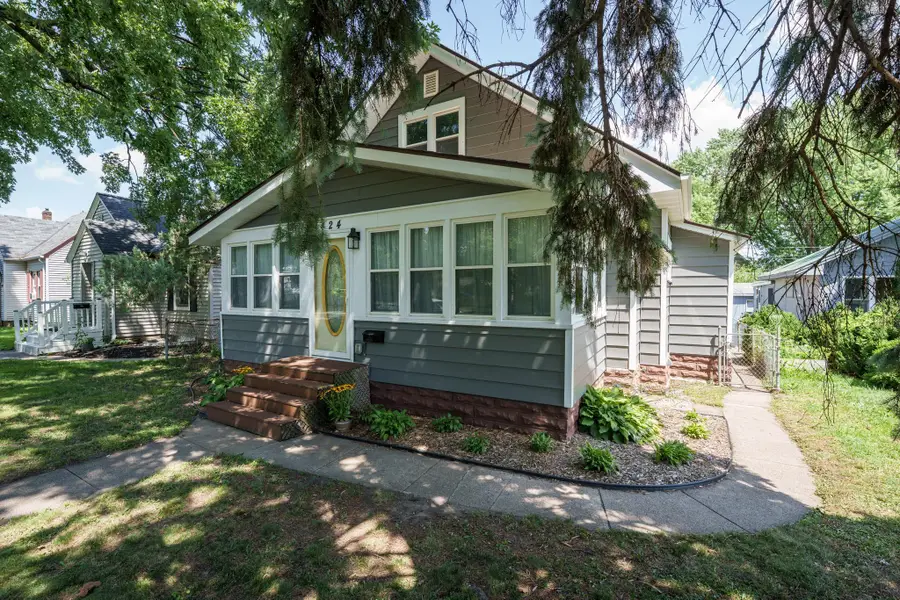 424 16th Avenue N, South Saint Paul, MN 55075 - #2
