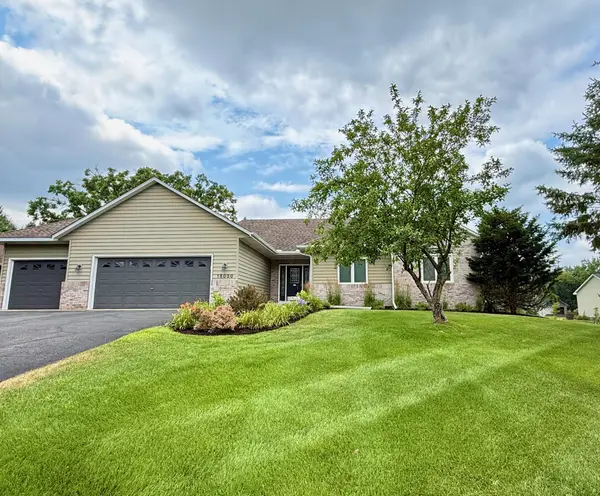 15030 Avocet Street Nw, Andover, MN 55304